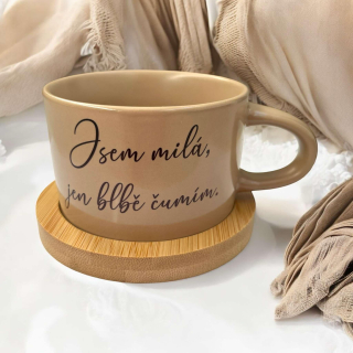 Jsem milá, jen blbě čumím.